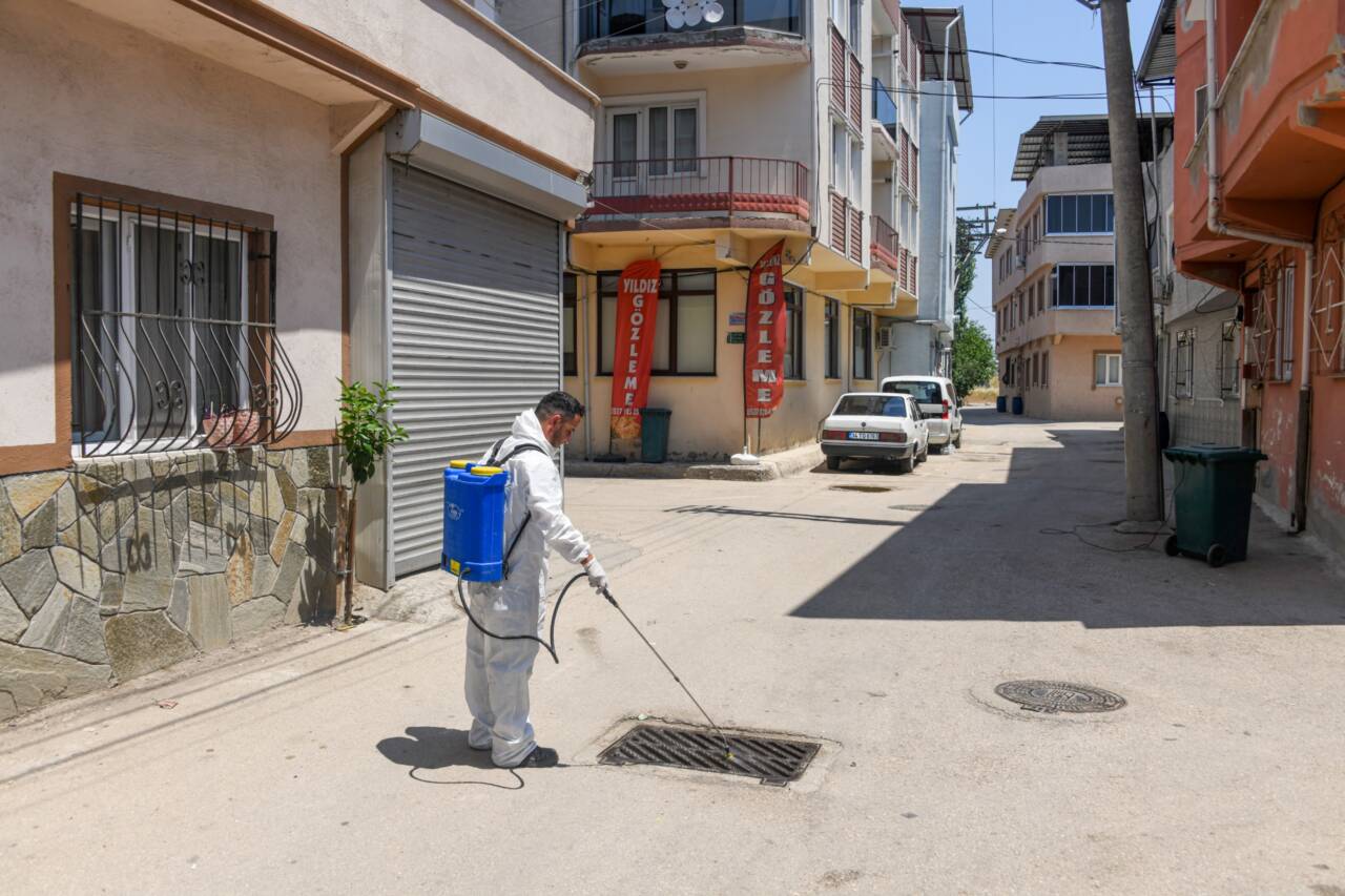 Bursa sokaklarında haşere avı 3 ilaclama 10