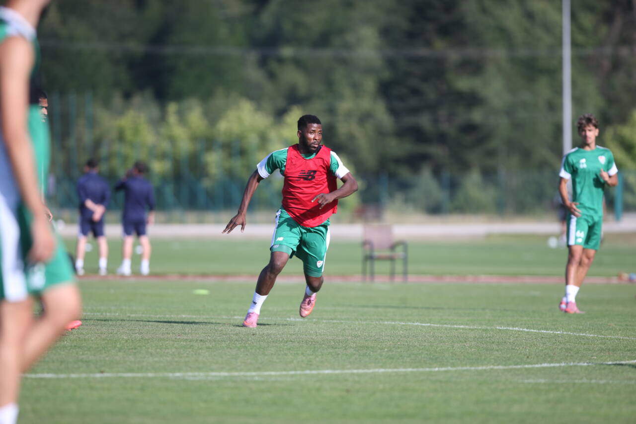 Bursaspor’un yeni transferlerinden Kelechi Iheanacho, Bursaspor gibi büyük bir kulübe