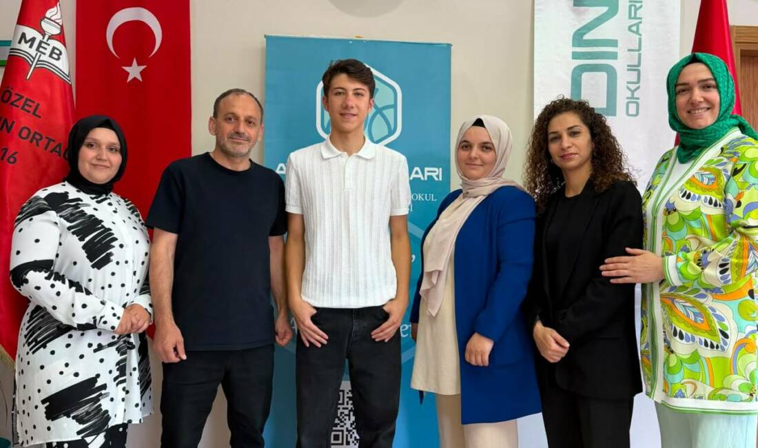 Özel Bursa Aydın Okulları’nın LGS’de zirve gururu Özel Bursa Aydın Okulları öğrencisi Enis Hamza Gerenlik, LGS'de tüm