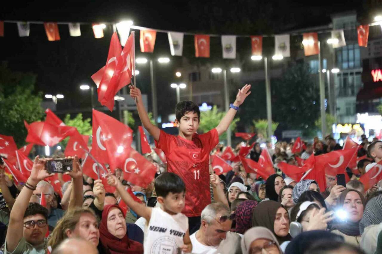 İnegöl tek yürek oldu 4 inegol tek yurek oldu e63ced0c3b75