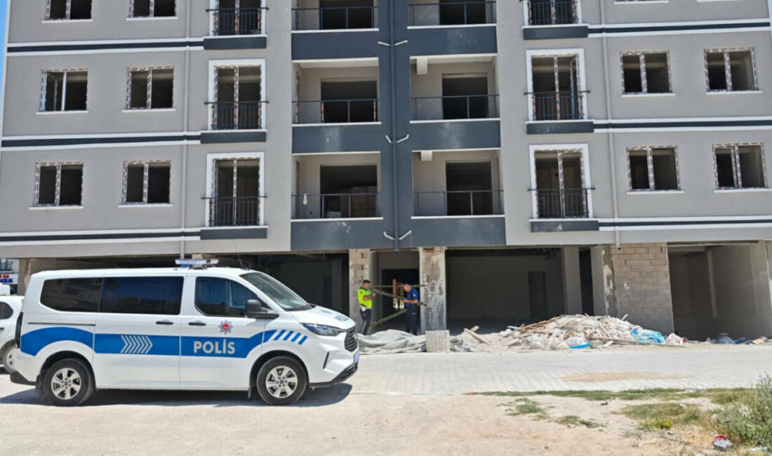 İnşaatta feci ölüm Aksaray'ın Sultanhanı ilçesinde inşaatın 1'inci katındaki merdiven boşluğundan zemine düşen