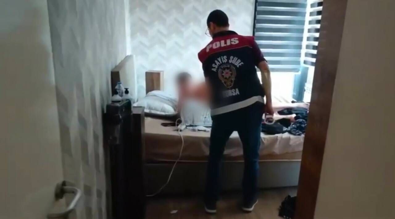 Bursa'da dev şebeke çökertildi! Patates hatlarla vurgun yapmışlar 1 internetten arac satanlari 4 milyon tl dolandiran 17 supheli yakalandi 6f6f33fe6a05