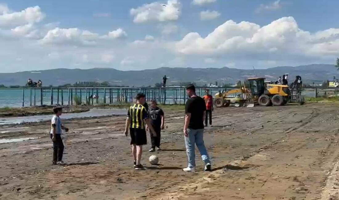 Bursa’da kuraklığın vurduğu bölge bakın şimdi ne oldu Türkiye'nin 5'inci, Marmara Bölgesi'nin ise en büyüğü olan İznik Gölü