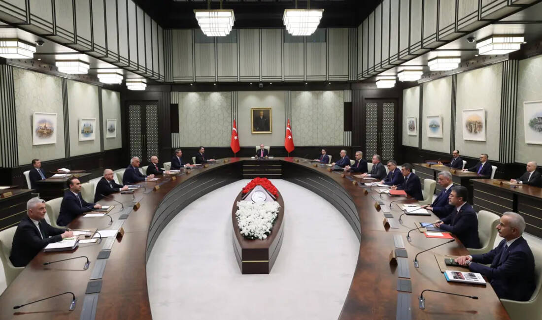 Beştepe’de kritik toplantı! Gündemde hangi konular var? Cumhurbaşkanlığı Kabinesi, yaklaşık iki haftalık aranın ardından yeni haftada Cumhurbaşkanı