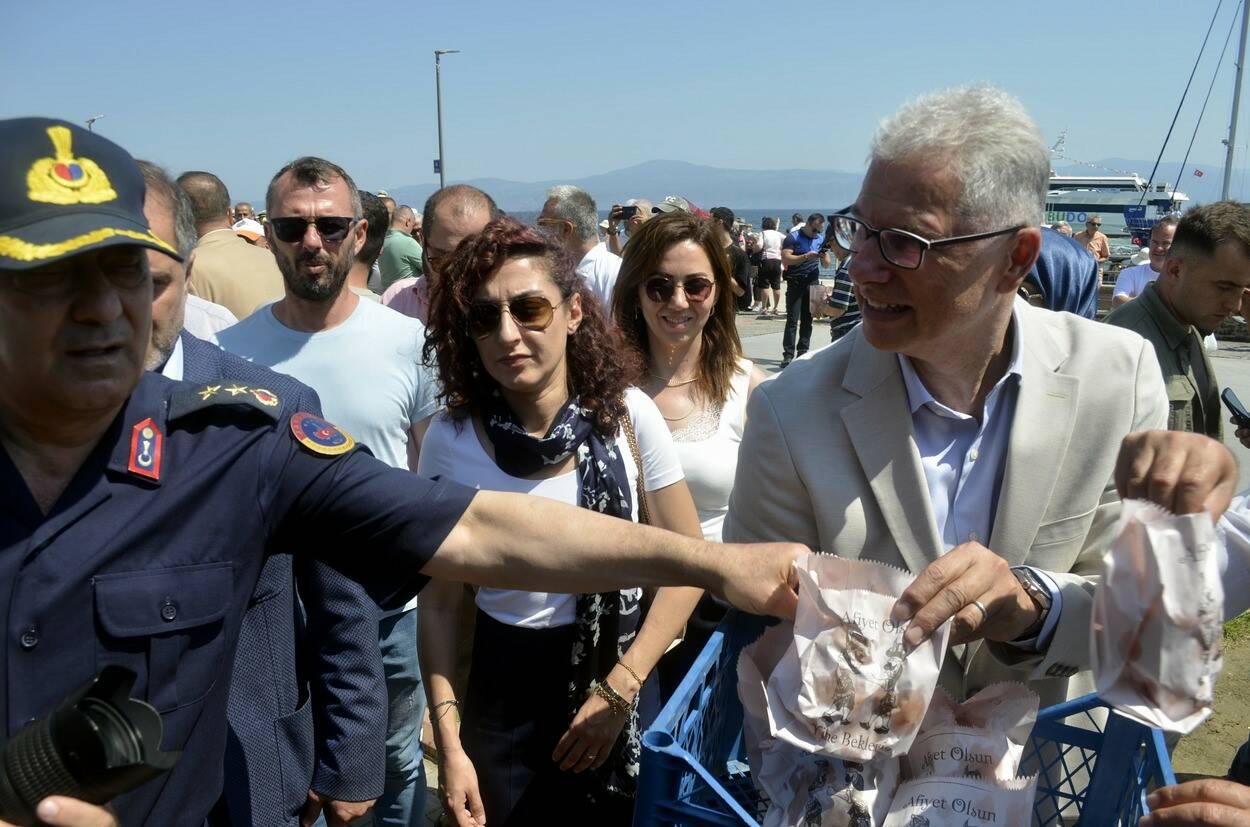 Kabotaj Bayramı'nın 100.yılına Mudanya'da coşkulu kutlama 3 kabotaj bayraminin 100yili mudanyada denizcilik coskusu 0f55ca10e329