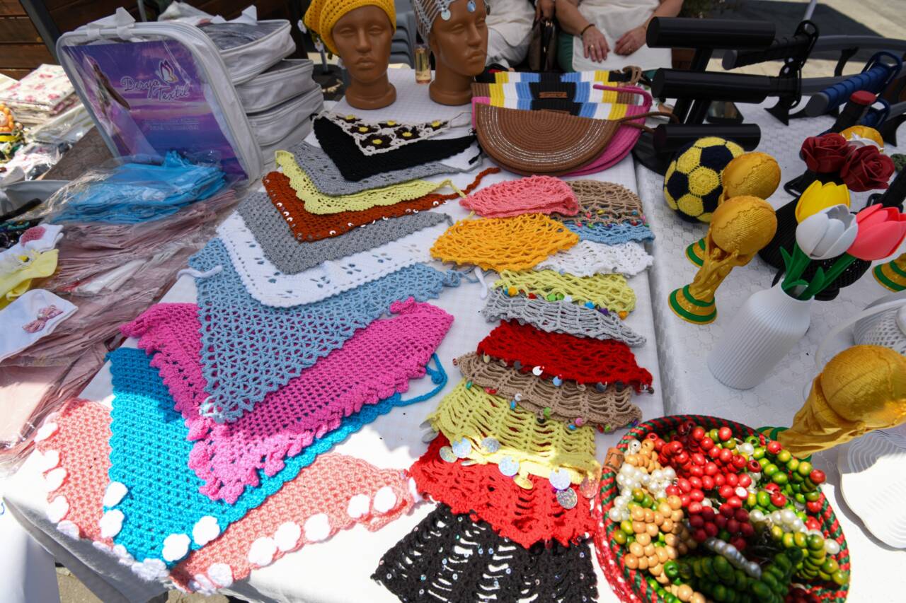 Bursa manzaralı meydanda 'kadın emeği' vitrine çıktı! 12 Bursa'daki bu meydanda 'kadın emeği' var!