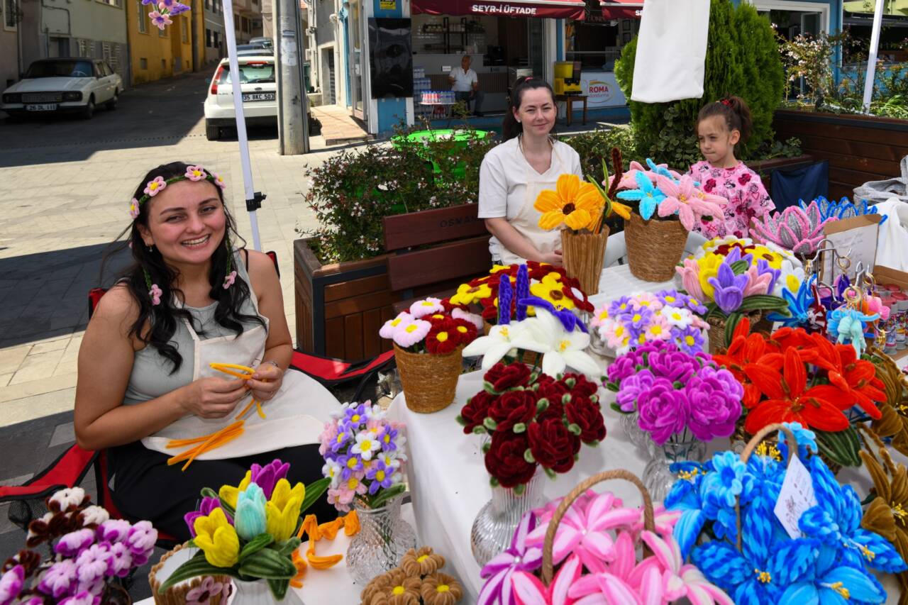 Bursa manzaralı meydanda ‘kadın emeği’ vitrine çıktı! Kadınların sosyal ve ekonomik yaşamda daha görünür olması için birçok