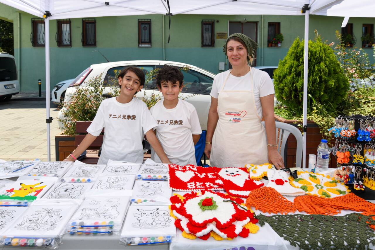 Bursa manzaralı meydanda 'kadın emeği' vitrine çıktı! 6 Bursa'daki bu meydanda 'kadın emeği' var!