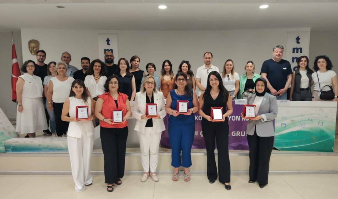 TMMOB’un kadın başkanlarından deneyim paylaşımı TMMOB'un Kadın Başkanları paneline katılan oda başkanları, kadınların meslek hayatındaki
