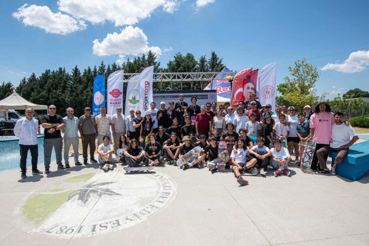 Türkiye’nin en iyi kaykaycıları Bursa'da! Sukaypark’ta nefes kesen yarış 10 Türkiye’nin En İyi Kaykaycıları Osmangazi’de Nefes Kesti (Görüntülü)
