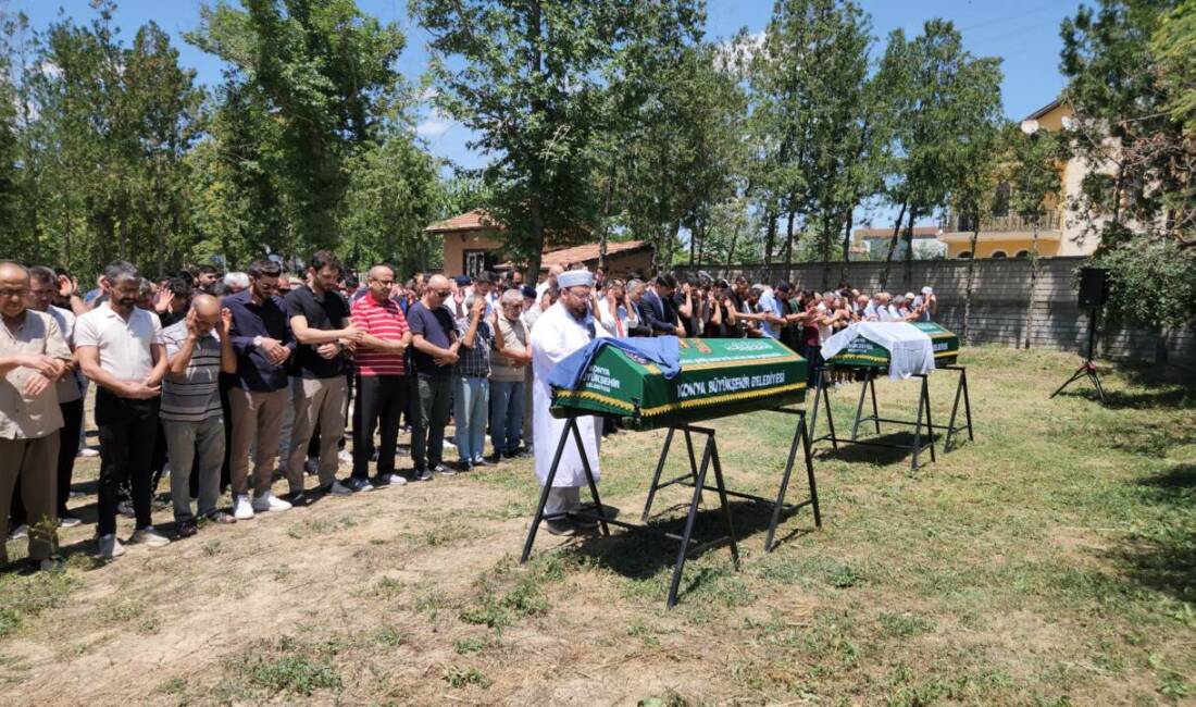 Kazada ölen anne ile kızına son görev Konya’da, kaldırımda yürürken taksinin çarptığı Dilek Öz (53) ve kızı