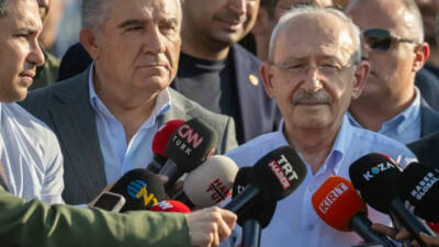 CHP Genel Başkanı Kemal Kılıçdaroğlu, Özgür Özel ve beraberindeki 90
