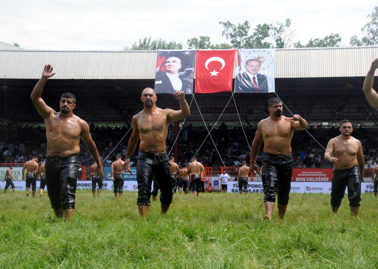Kırkpınar'da 16’ya kalan başpehlivanlar belli oldu 2 kirkpinarda 16ya kalan baspehlivanlar belli oldu 1787f74d3241