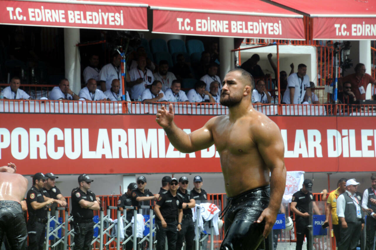 Kırkpınar'da 16’ya kalan başpehlivanlar belli oldu 3 kirkpinarda 16ya kalan baspehlivanlar belli oldu 52b33af5be7e