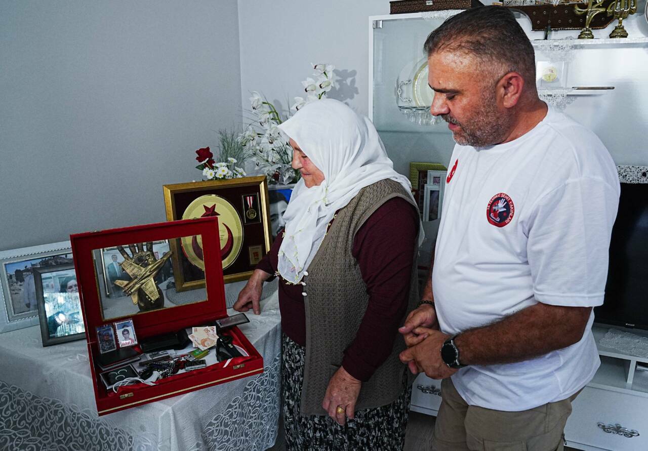Kızının cenazesini beklerken 15 Temmuz'da oğlunu şehit verdi 7 kizinin cenazesini beklerken 15 temmuzda oglunu sehit verdi 031040f72153
