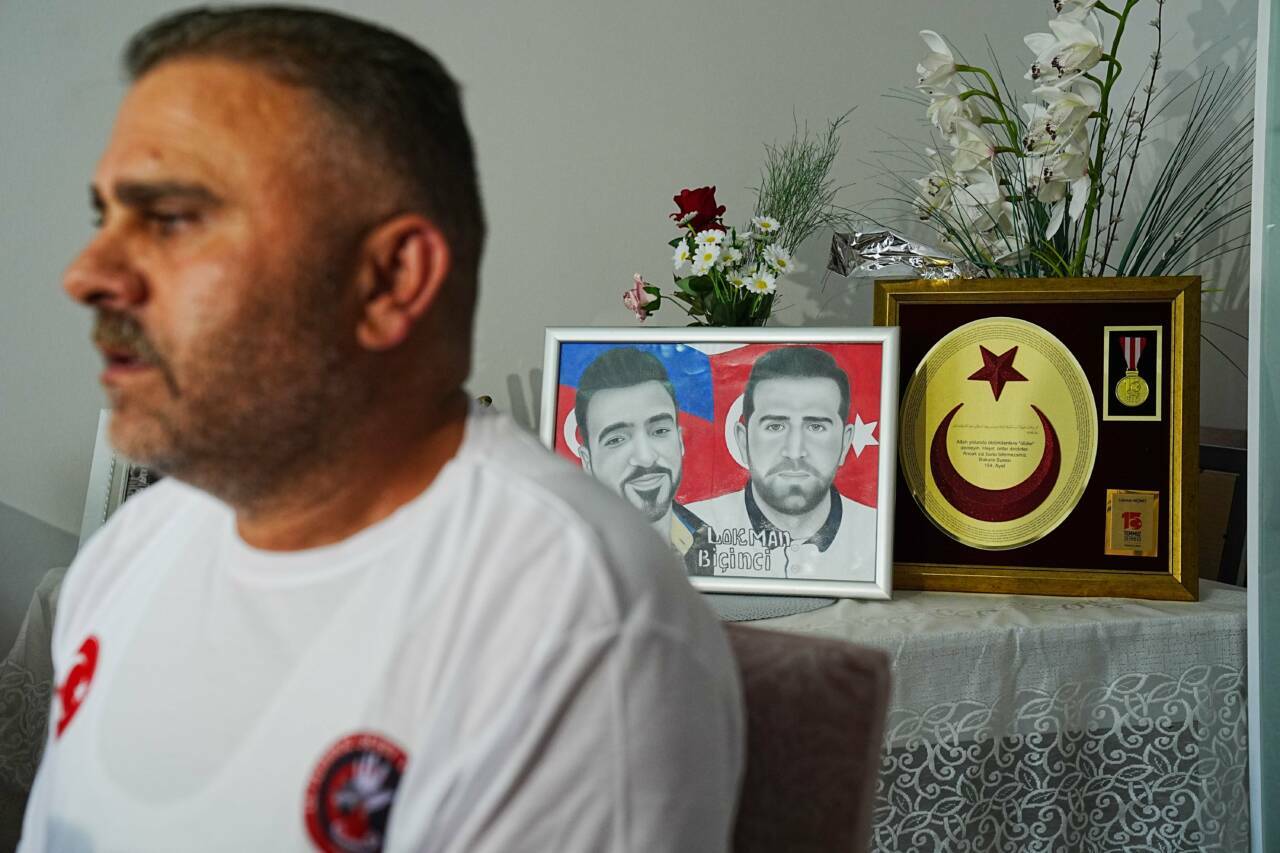 Kızının cenazesini beklerken 15 Temmuz'da oğlunu şehit verdi 3 kizinin cenazesini beklerken 15 temmuzda oglunu sehit verdi 380cd24a7107