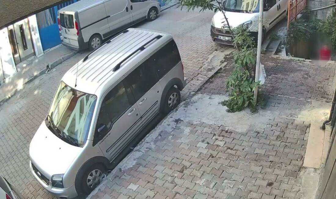 KOAH hastasını hastanelik eden oyun İstanbul Kağıthane'de çocukların bir binanın duvarında lastik yakması nedeniyle yangın