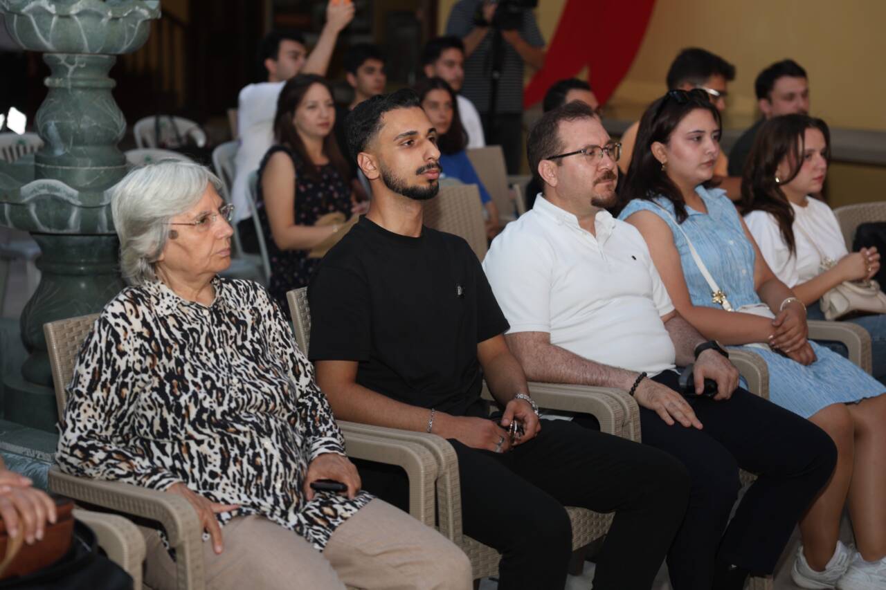 Bursa'da tarihi atmosferde ritimler yükseldi 8 Fwd: Osmangazi’de Şadırvanlı Han’ın Tarihi Atmosferinde Ritimler Yükseldi (Görüntülü)