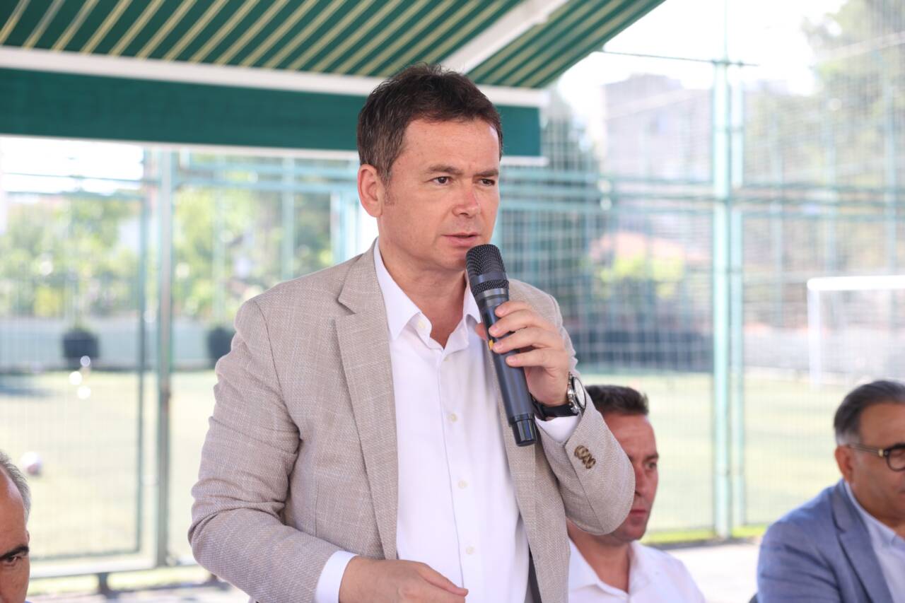 Bursa'da Başkan Aydın'dan sorunlara yerinde çözüm: O mahalleyi tek tek dinledi... 2 Başkan Erkan Aydın Gülbahçe'de Vatandaşlarla Buluştu (Görüntülü)