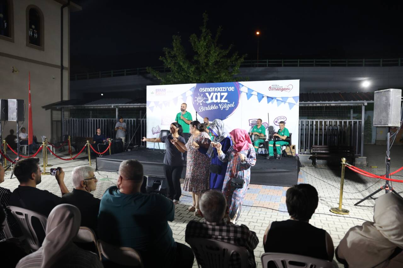 Bursa Osmangazi’de komşuluk bağları bu şenlikte güçlendi 13 Osmangazi’de Komşuluk Bağları Mahalle Şenliğinde Güçlendi