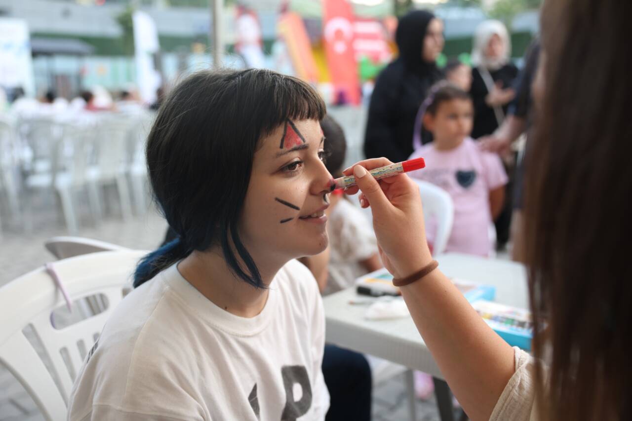 Bursa Osmangazi’de komşuluk bağları bu şenlikte güçlendi 3 Osmangazi’de Komşuluk Bağları Mahalle Şenliğinde Güçlendi
