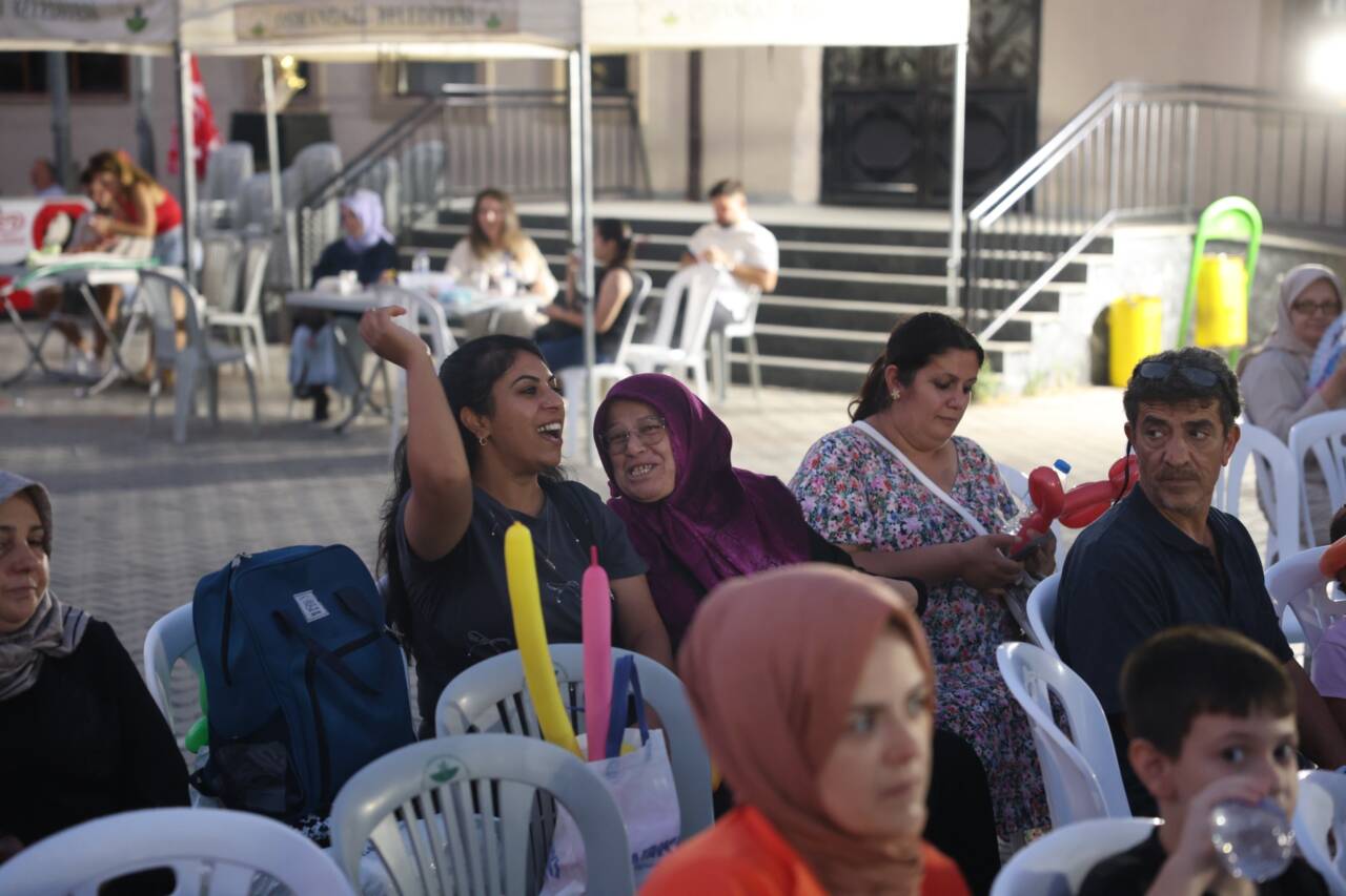 Bursa Osmangazi’de komşuluk bağları bu şenlikte güçlendi 9 Osmangazi’de Komşuluk Bağları Mahalle Şenliğinde Güçlendi