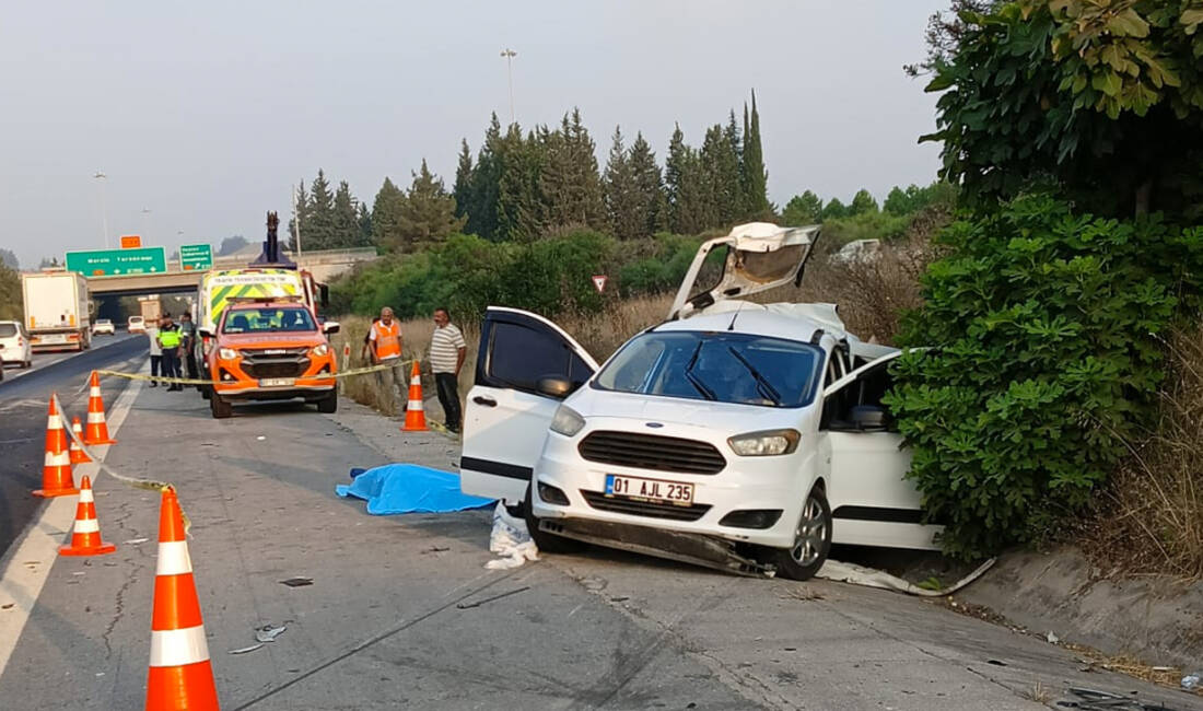 Korkunç kaza: Anne ile oğlu öldü Mersin'in Tarsus ilçesinde otoyolda TIR'ın arkadan çarptığı hafif ticari araçtaki