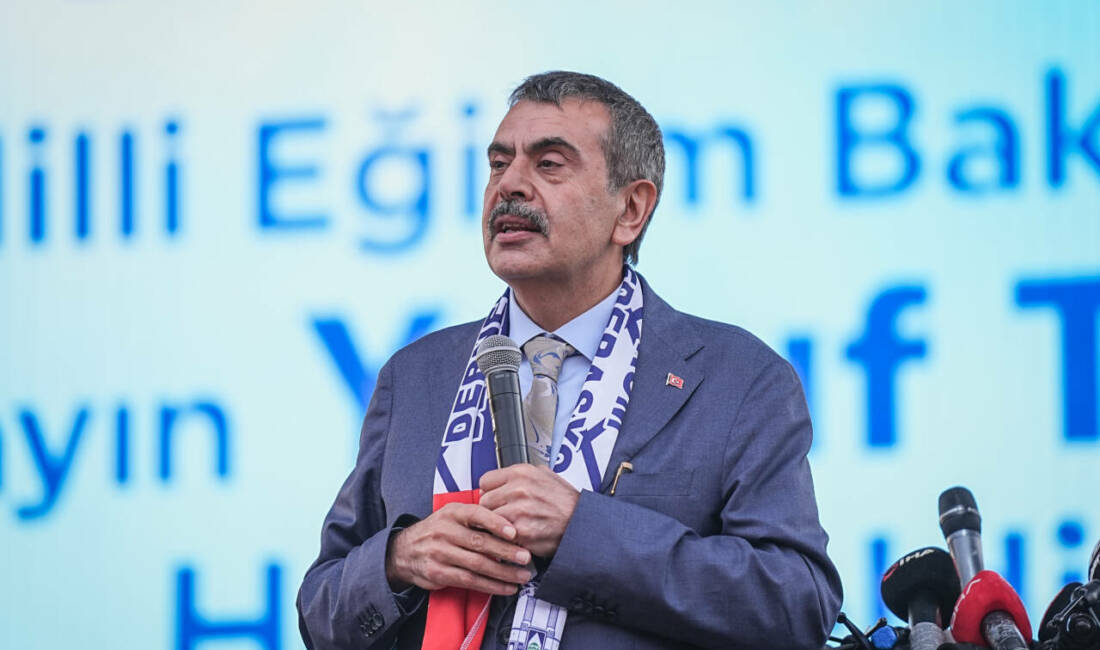 Milli Eğitim Bakanı Tekin Bursa’ya geldi Bursa’ya gelen Milli Eğitim Bakanı Yusuf Tekin, "İçinde yaşadığımız toplumda,