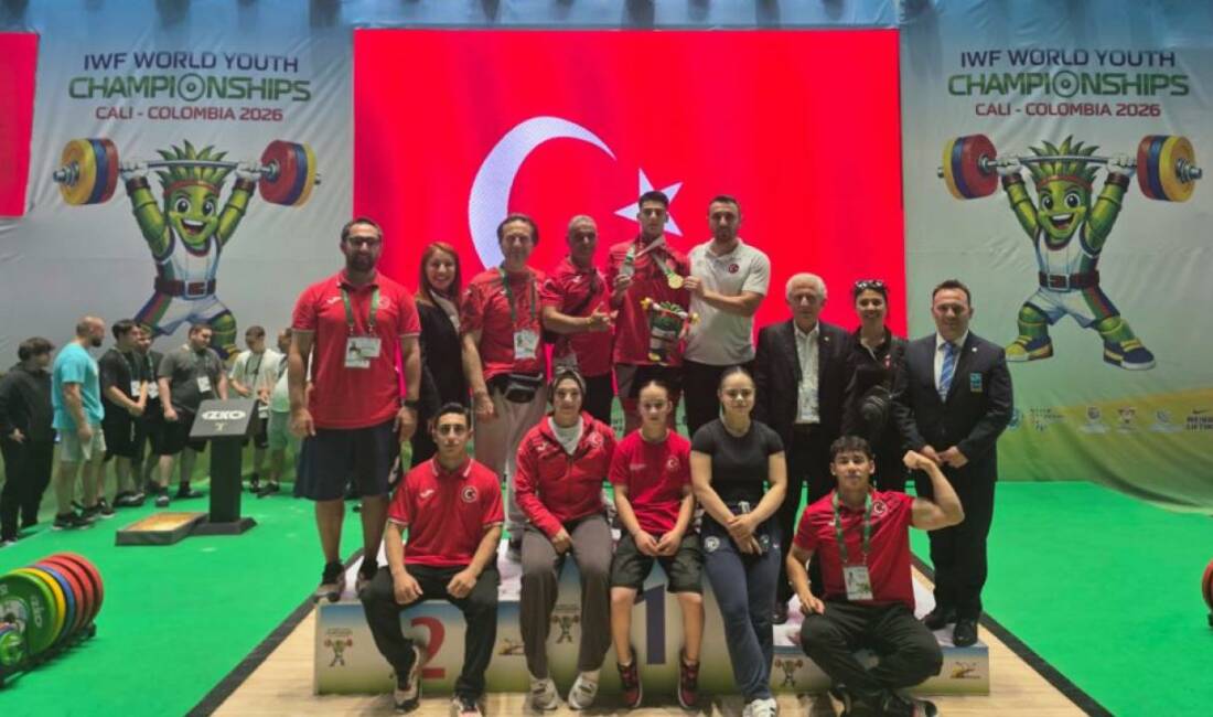 Milli haltercilerden 17 madalya Kolombiya'da düzenlenen Yıldızlar Dünya Halter Şampiyonası'nda milli sporcular, 4 altın,