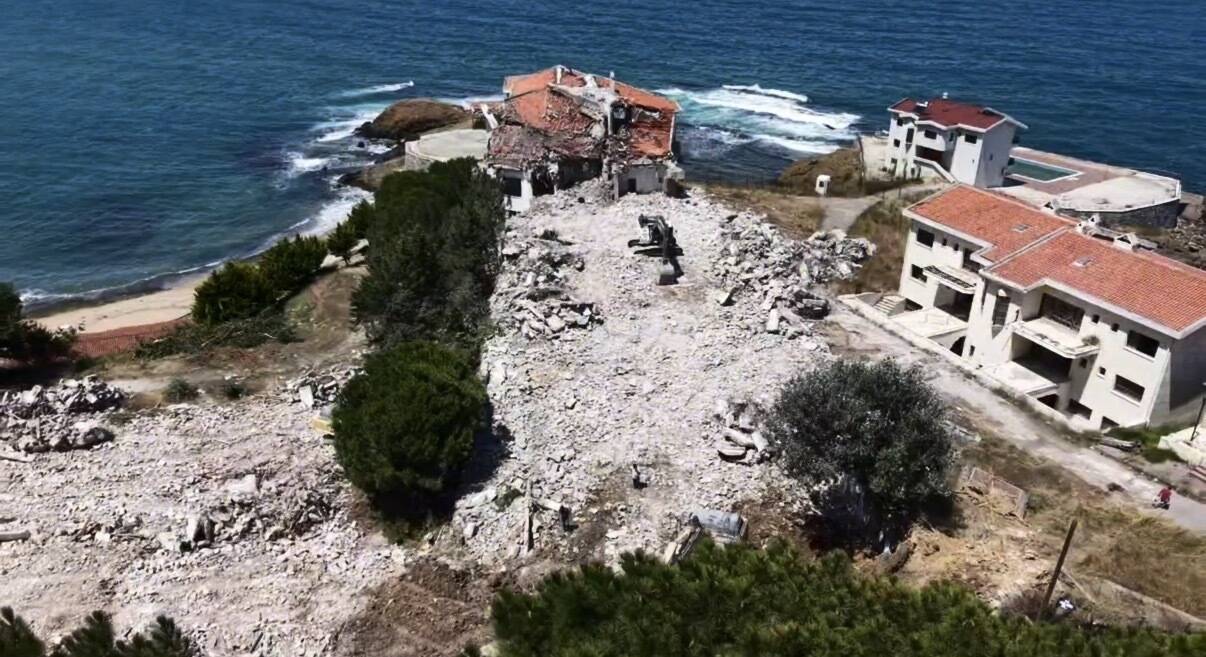 Milli takımın kamp tesisiydi: Riva’da talan edilen, otel yıkılıyor 3 milli takimin kamp tesisiydi rivada talan edilen otel yikiliyor 455de5c63e01