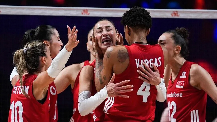 Filenin Sultanları şampiyon oldu A Milli Kadın Voleybol Takımı, FIVB Milletler Ligi finalinde Brezilya'yı