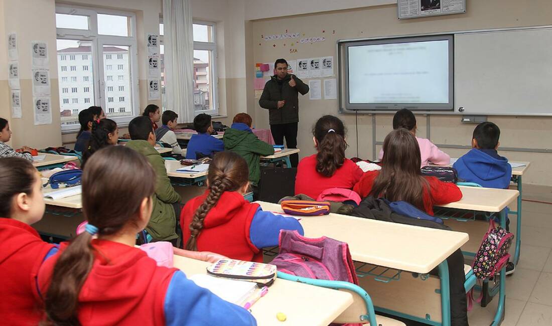 Milyonlarca veliyi ilgilendiriyor! MEB’den yeni karar Milli Eğitim Bakanlığı (MEB), okul, kurum ve birimlere ait internet
