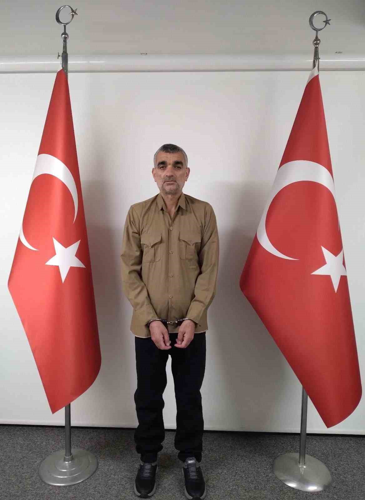 MİT’ten DEAŞ’a operasyonu: Sarı bültenle aranan Güler yakalandı 1 mitten deasa operasyonu sari bultenle aranan guler yakalandi c84a4703a483