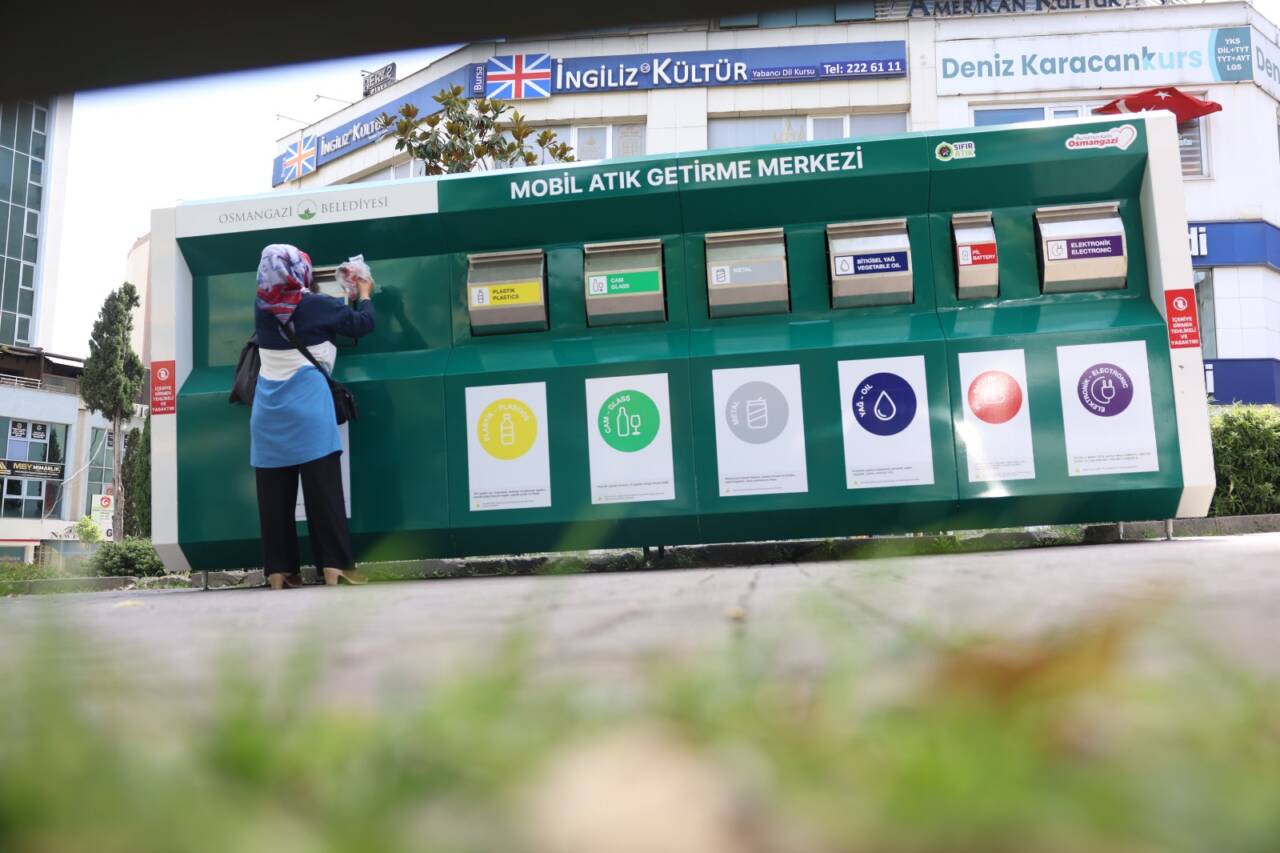 Bursa'da geri dönüşüm seferberliği! 14 noktaya kuruldu... 13 Bursa'da geri dönüşüm seferberliği