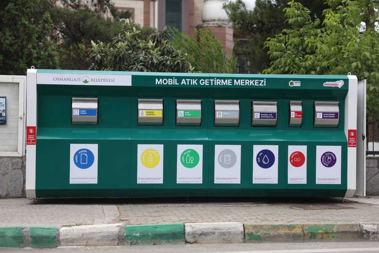 Bursa'da geri dönüşüm seferberliği! 14 noktaya kuruldu... 1 Bursa'da geri dönüşüm seferberliği