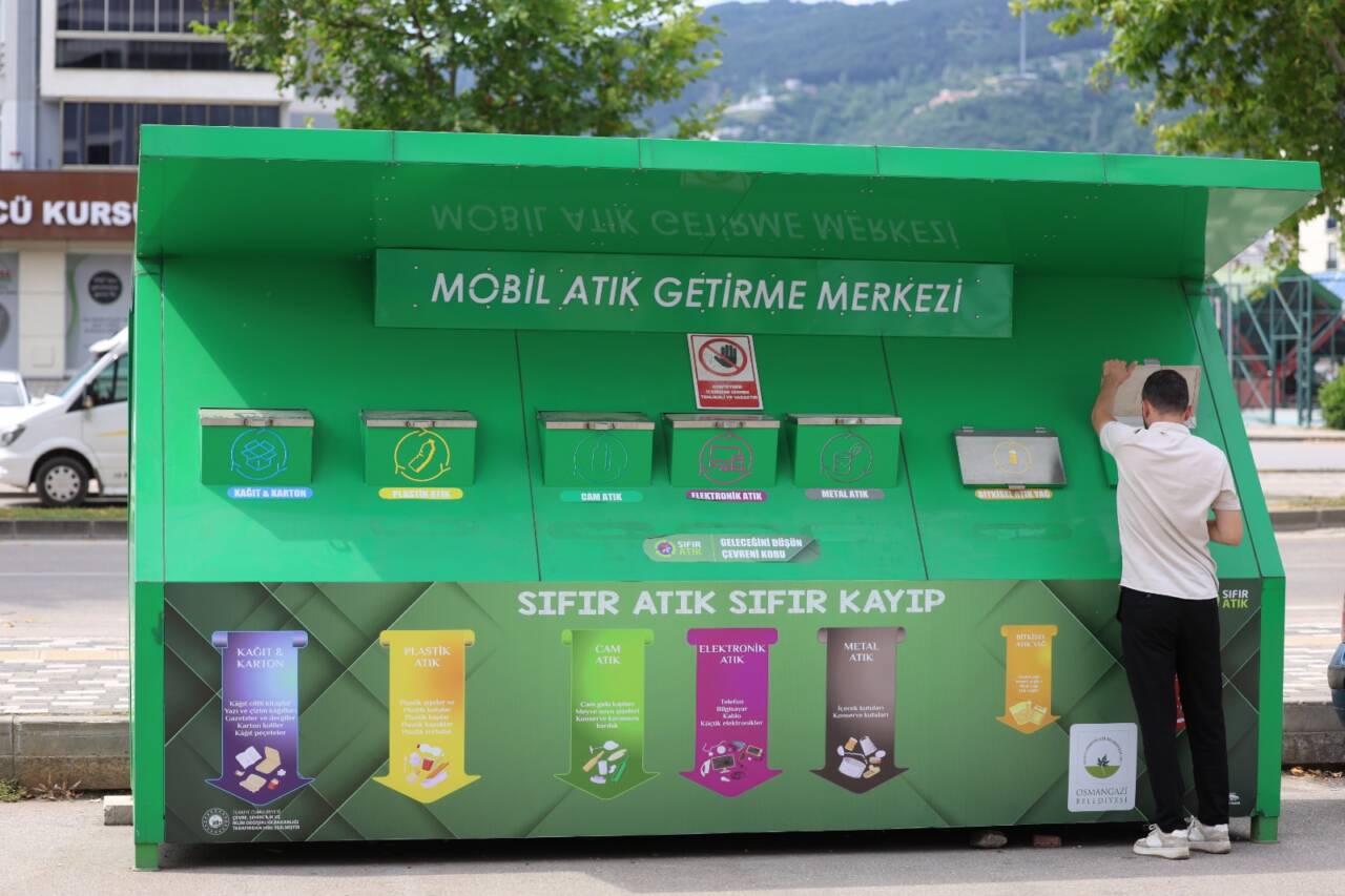 Bursa'da geri dönüşüm seferberliği! 14 noktaya kuruldu... 15 Bursa'da geri dönüşüm seferberliği