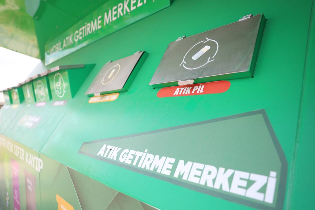 Bursa'da geri dönüşüm seferberliği! 14 noktaya kuruldu... 4 Bursa'da geri dönüşüm seferberliği