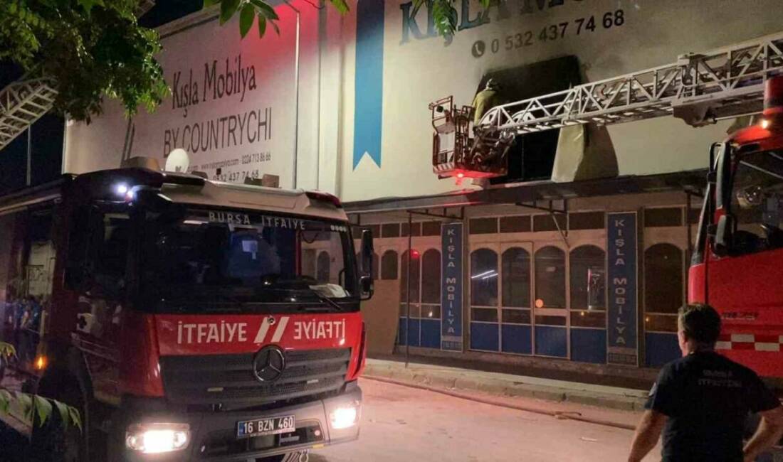 Bursa’da korkutan fabrika yangını! Bursa’nın İnegöl ilçesinde faaliyet gösteren bir mobilya fabrikasında çıkan yangın,
