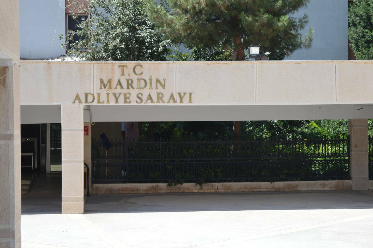 Oğlu miras için aracına bombalı tuzak kurmuştu; kalp krizinden öldü 4 oglu miras icin aracina bombali tuzak kurmustu kalp krizinden oldu 20c83988f2ec