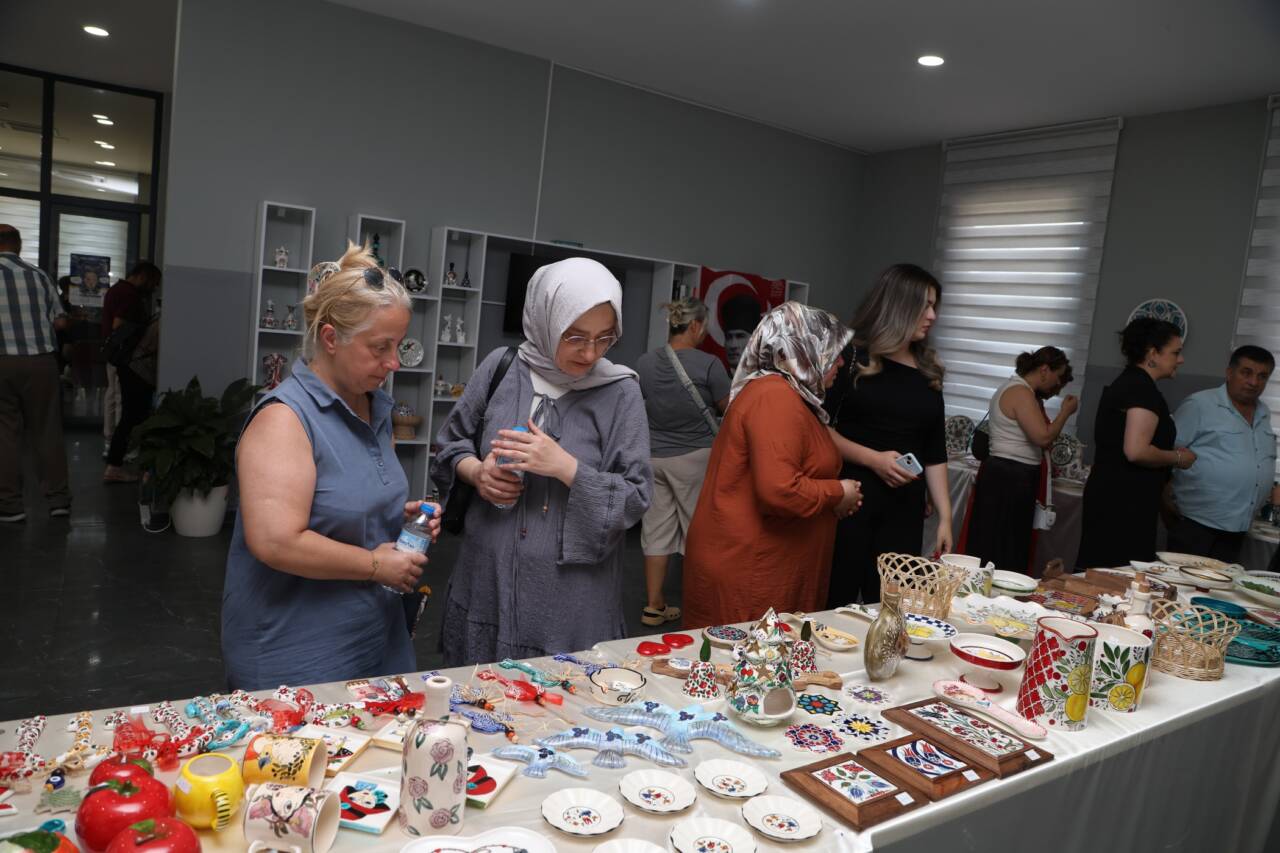 Bursa'nın olgun gençlerinden yıl sonu sergisi 11 Fwd: (FOTOĞRAFLI) NİLÜFER'İN 'OLGUN GENÇLER'İNDEN YIL SONU SERGİSİ