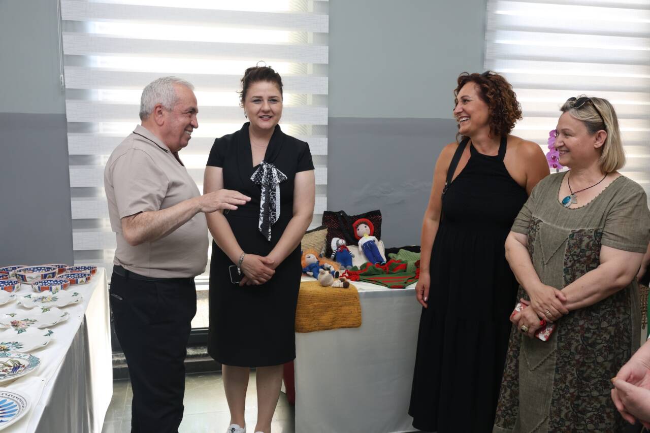 Bursa'nın olgun gençlerinden yıl sonu sergisi 1 Fwd: (FOTOĞRAFLI) NİLÜFER'İN 'OLGUN GENÇLER'İNDEN YIL SONU SERGİSİ