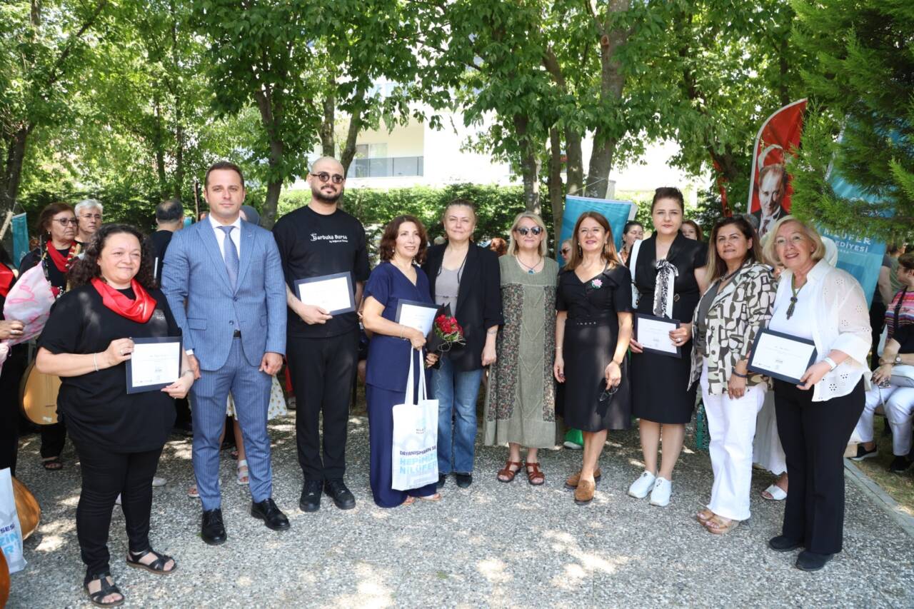 Bursa'nın olgun gençlerinden yıl sonu sergisi 3 Fwd: (FOTOĞRAFLI) NİLÜFER'İN 'OLGUN GENÇLER'İNDEN YIL SONU SERGİSİ
