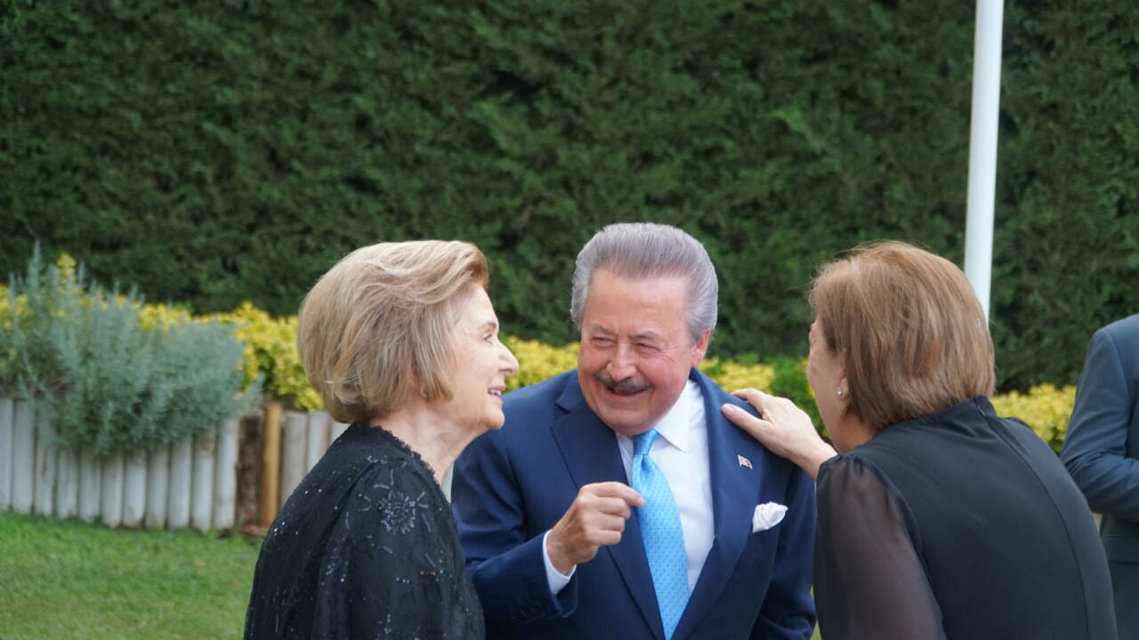 Şankaya ve Bayraktar ailelerinin en mutlu günü! Devlet eski Bakanı Cavit Çağlar'dan genç çifte öğütler 9 oly03959