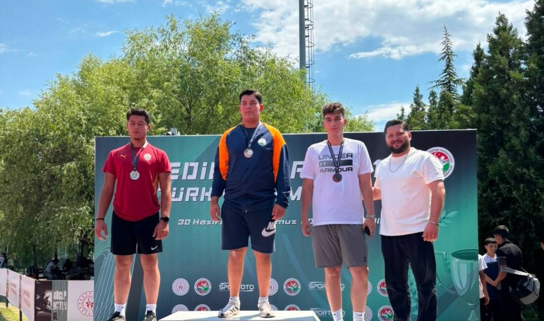 Bursalı sporcular Türkiye Şampiyonası’na damga vurdu Osmangazi Belediyespor Atletizm Takımı sporcuları, Eskişehir’de düzenlenen U16 Türkiye Atletizm