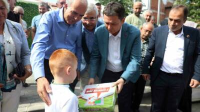 Osmangazi Belediye Başkanı Erkan Aydın, mahalle ziyaretleri kapsamında Çirişhane Mahallesi