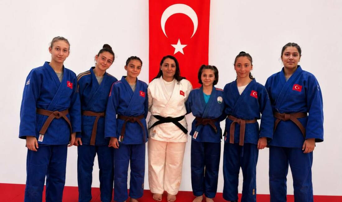 Osmangazi Belediyespor’dan Milli takıma dev katkı Osmangazi Belediyespor'un altyapısından yetişen 6 milli judocu ile antrenör Tuğba