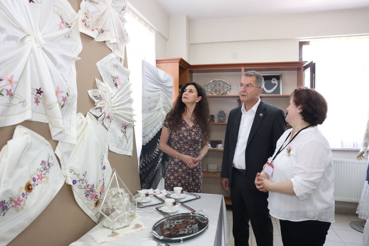 OSMEK Namık Kemal Kursiyerlerinden El Emeği Göz Nuru Sergi (Görüntülü)