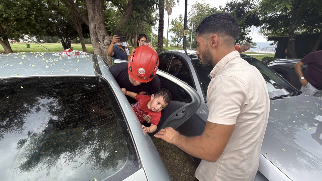 Otomobilde kilitli kalan 1 yaşındaki Firuz, bakın nasıl kurtuldu 5 otomobilde kilitli kalan 1 yasindaki firuz bakin nasil kurtuldu 1910be898564