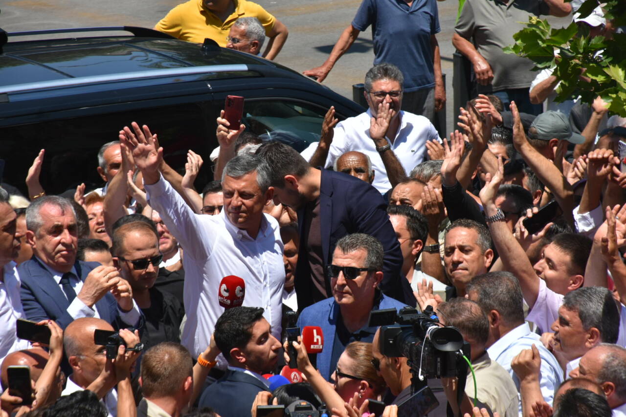 CHP Meclis Grup Başkanı Özgür Özel, "En son bir kişi
