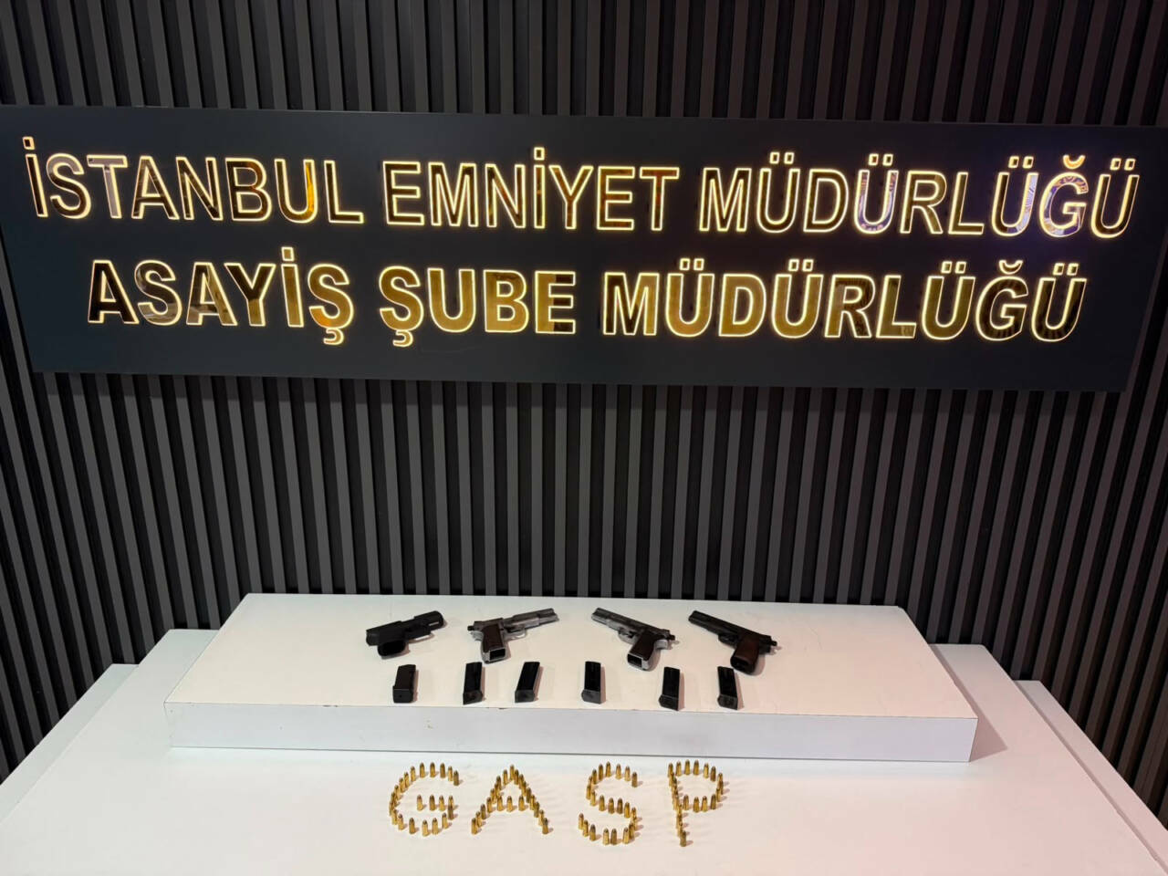 Rapçi Blok3'e suikast hazırlığı iddiası 4 rapci blok3e suikast duzenleyeceklerdi bodrumda yakalandilar fcce1cf698f1